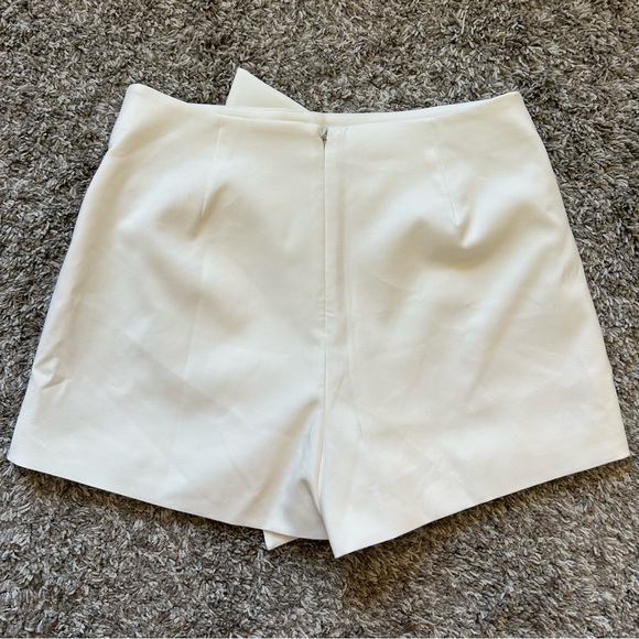 Revolve Lovers and Friends Tanner Skorts - White - Picture 5 of 8